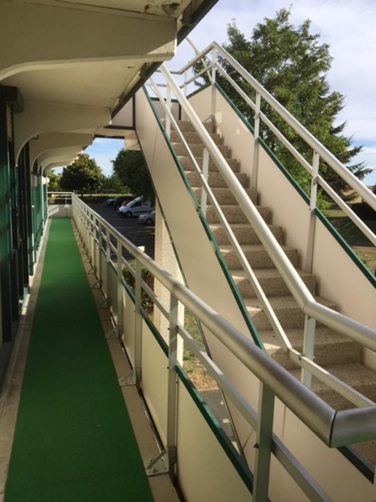 Premiere Classe Niort Est La Creche Luaran gambar