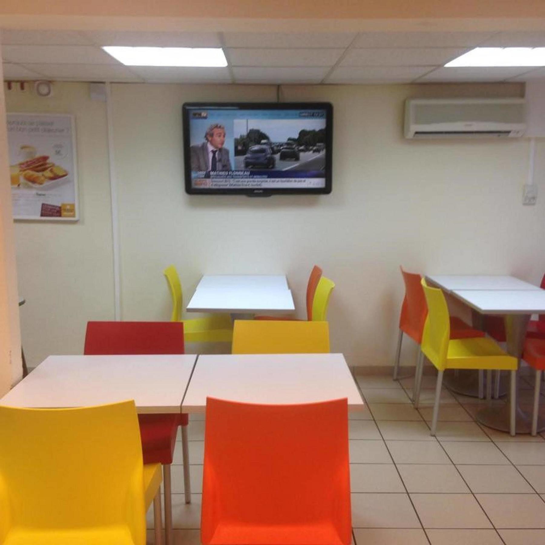 Premiere Classe Niort Est La Creche Luaran gambar